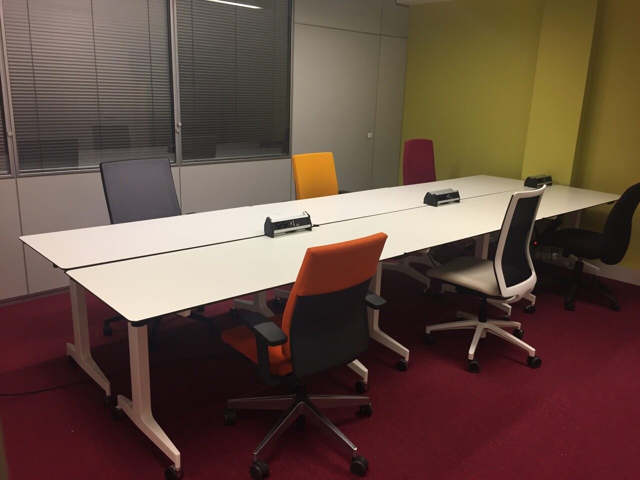 Oficina Mostaza-1 en tamaño grande